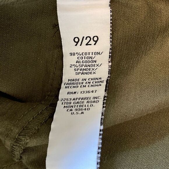 RE Generation By Celebrity Pink Steller Skirt Mini Corduroy Button Size 9/29Oliv - Picture 5 of 8